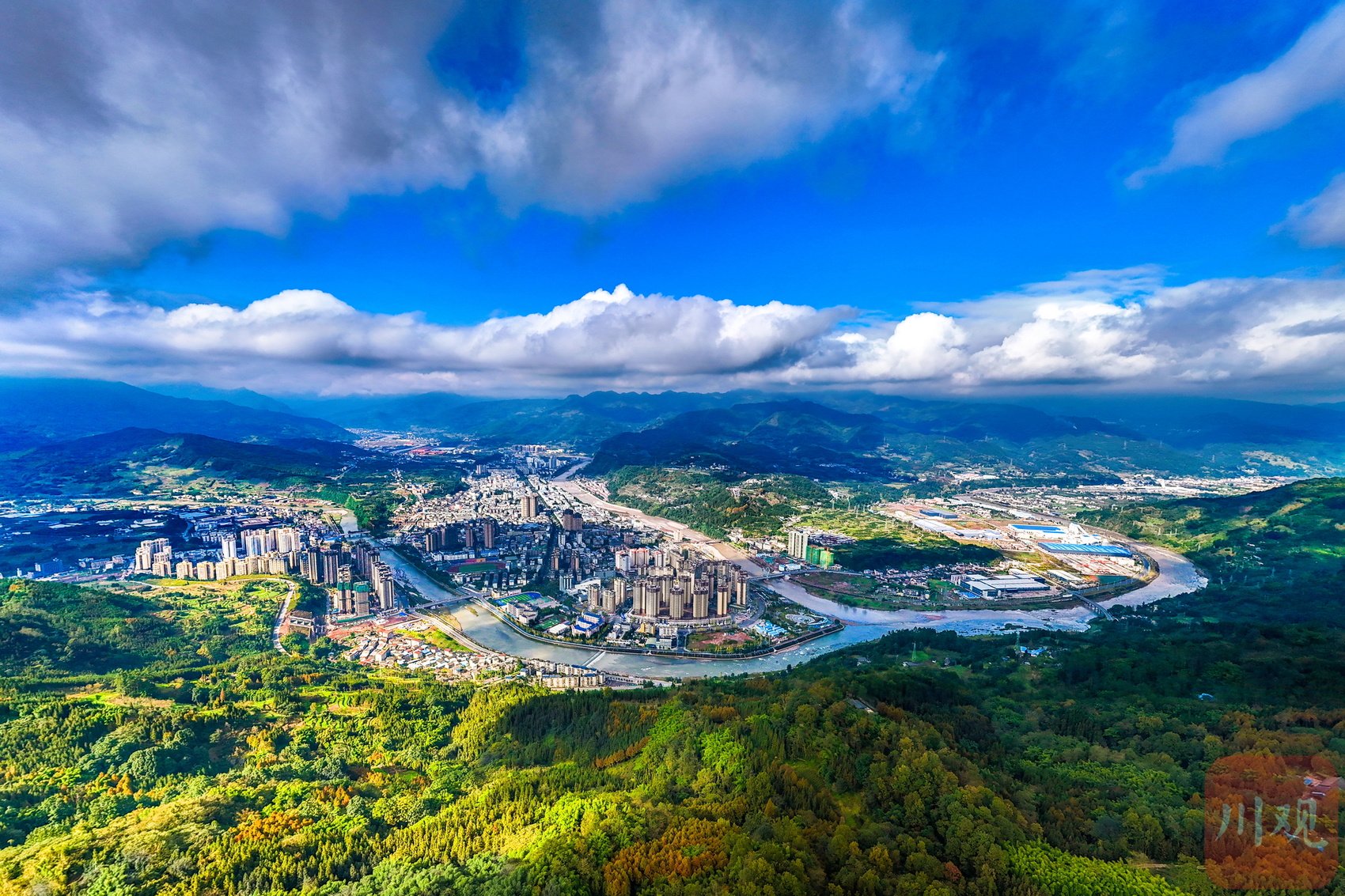 雅安市荥经县正在蹚新路.川观新闻记者 王怀 周海波 蒋君芳 李婷