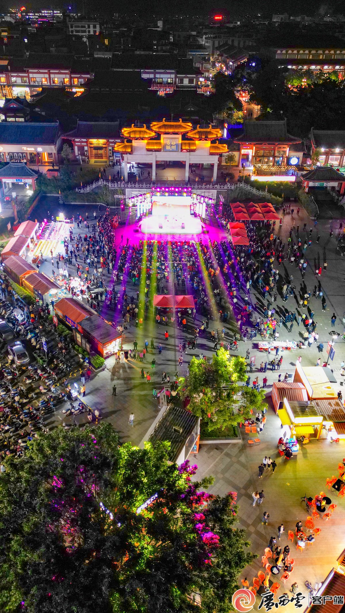 玉林市容州古城夜景.容县融媒体中心记者 龙海强 摄百色靖西锦绣古镇.