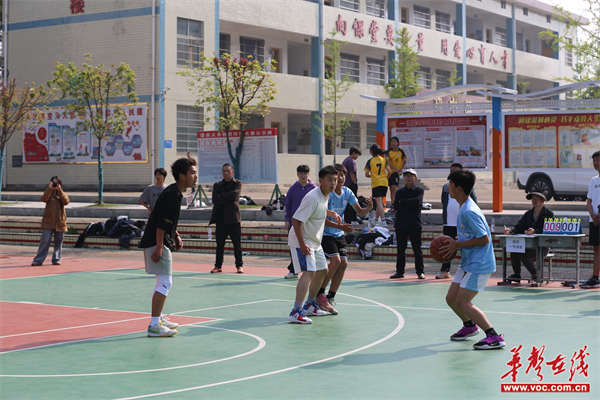 小渡口镇中学在红湖片区球类运动会上收获六个第一