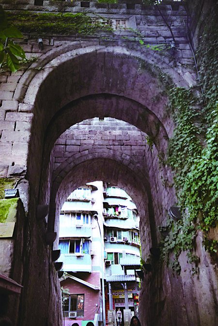 通远门城楼,茶已三杯|重庆市_新浪财经_新浪网