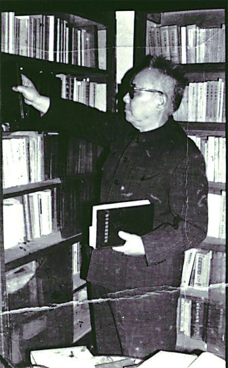 1946年,何其芳在重庆文学场|文学_新浪财经_新浪网