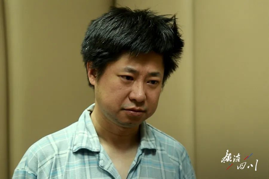 在家中自建墙壁藏150万元"好处费" 遂宁一贪官获刑8