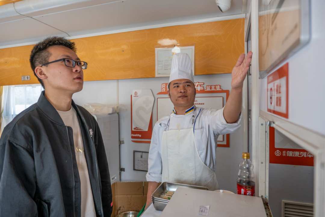 医院"装"进车厢 健康列车直奔家门|医院_新浪财经_新浪网