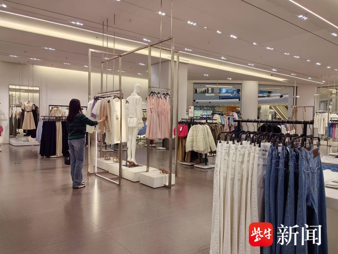 记者探访南京门店正常营业,但仅剩2家,官方这样回复