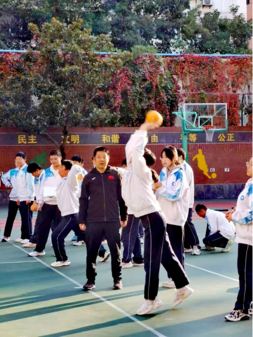 钟灵毓秀,西光中学:古城东郊的教育瑰宝_新浪财经_新浪网