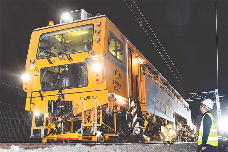 封锁施工顺利完成|高铁_新浪财经_新浪网