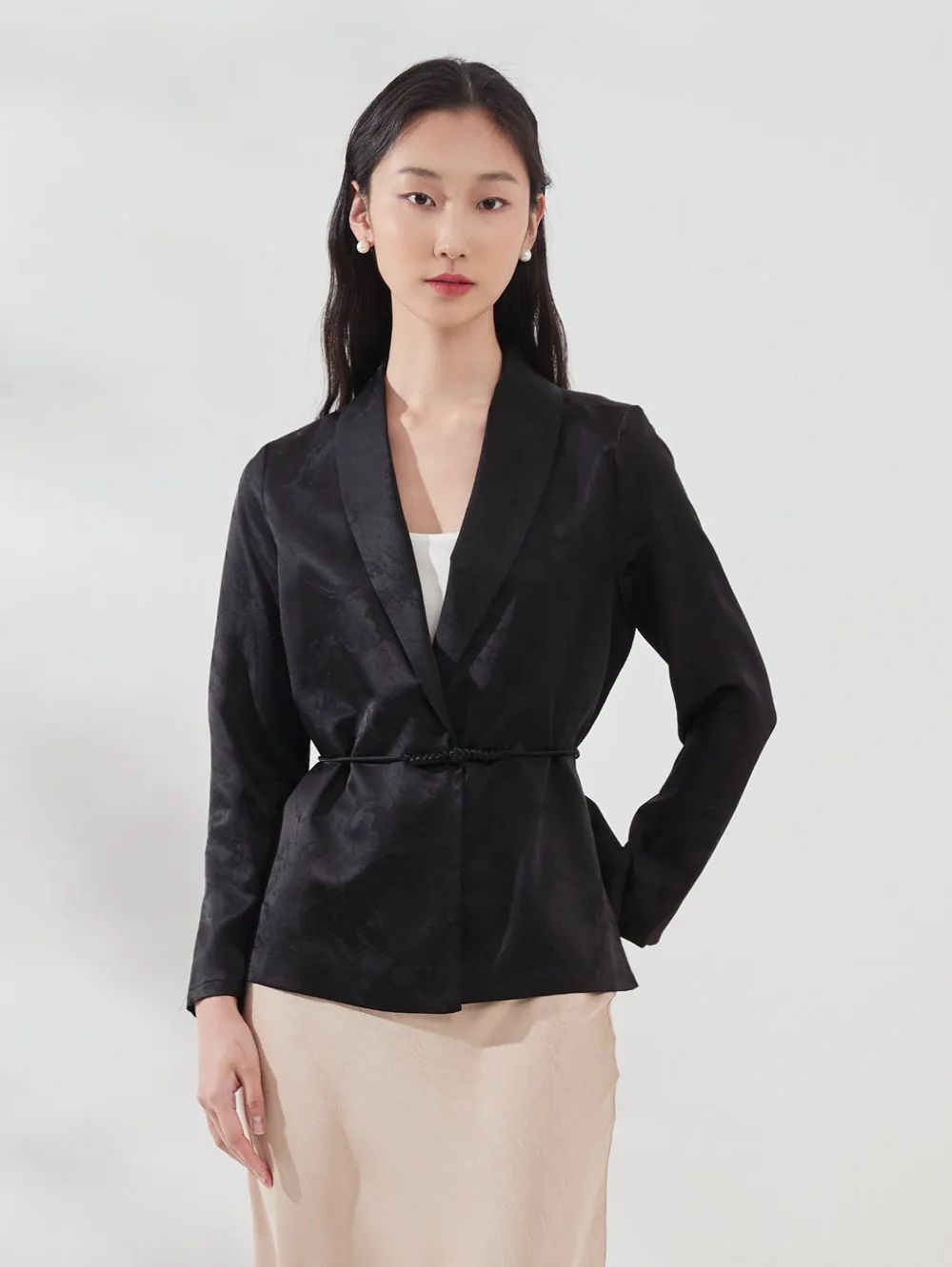 100%桑蚕丝国风衬衣,中式提花精美大气,上身舒爽飘逸