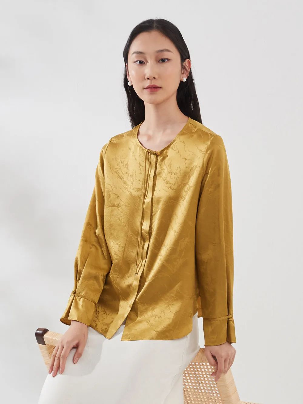 100%桑蚕丝国风衬衣,中式提花精美大气,上身舒爽飘逸|国风_新浪财经