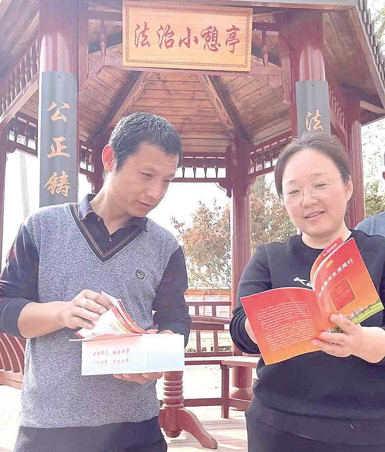 曲周县司法局组织开展"总体国家安全观·创新引领10周年"主题法治宣传