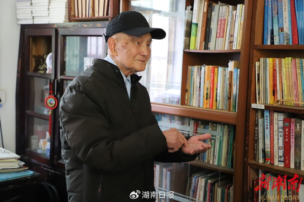 “他喜欢跟老百姓同吃同住同劳动” ——周萼梅忆周立波创作二三事_新浪财经_新浪网