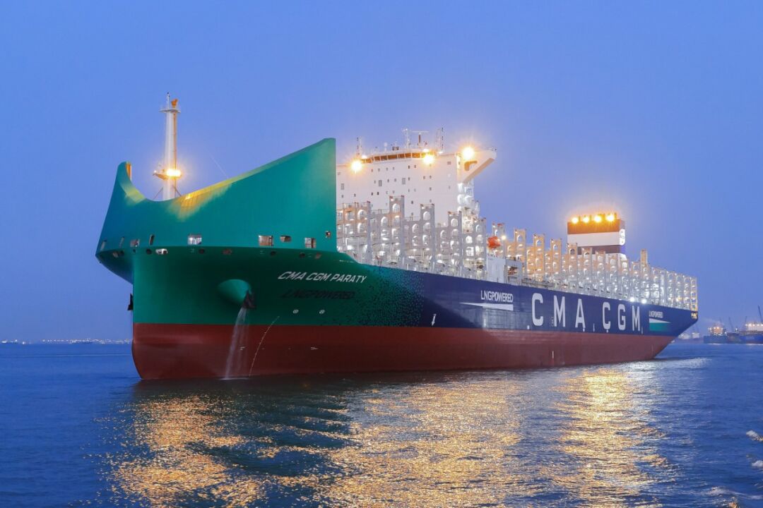 沪东中华建造的13000teu lng双燃料动力大型集装箱船"达飞 帕拉蒂"号