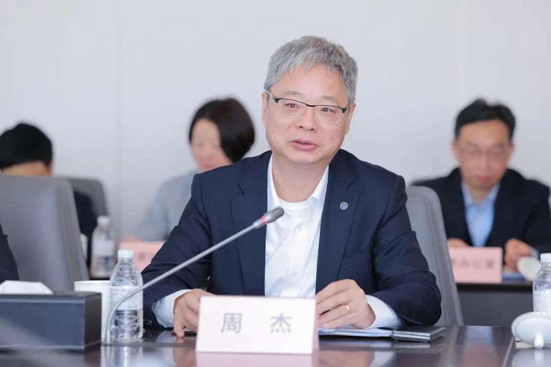 7500亿券商龙头,跌入低谷|周杰_新浪财经_新浪网