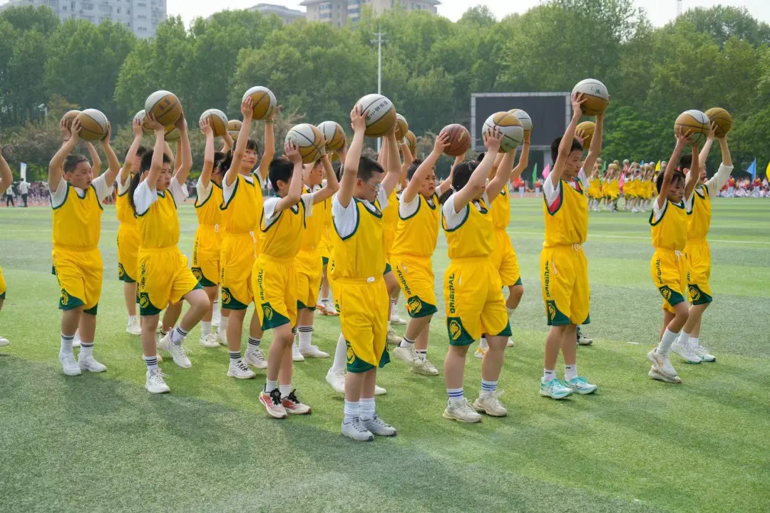 西安市雁塔区翠华路小学教育集团"绽放青春 无限运动"春季田径运动会