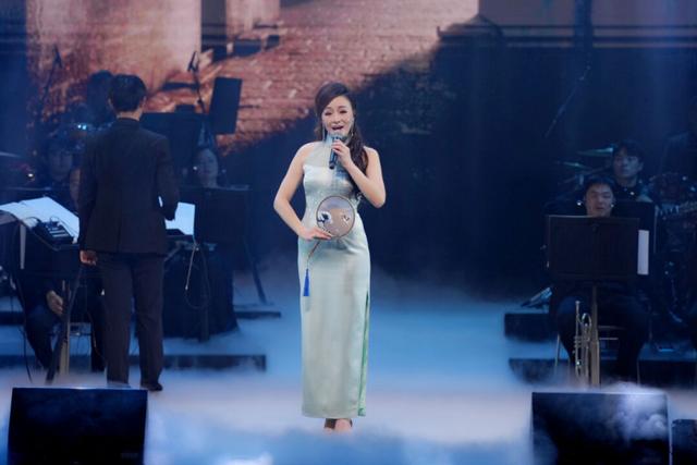 作为音乐会的策划人和主持人,上海轻音乐团书记,团长董德平表示:上海