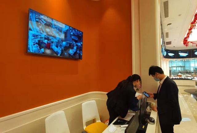 饭店后厨频现老鼠,执法部门开出首张"互联网 非现场