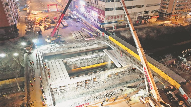 在45名参建者共同努力下,城市品质提升保障项目哈尔滨市西大桥维修