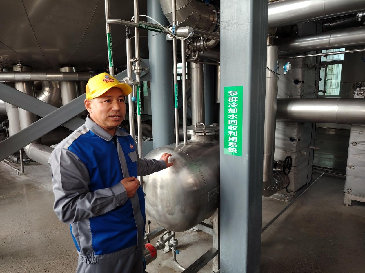 青岛啤酒宝鸡有限公司总经理助理、高级工程师李忠林介绍泵群冷却水回收利用系统