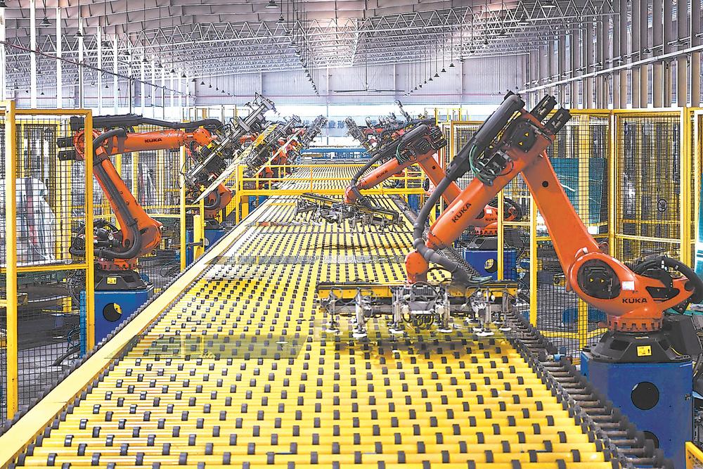 福耀汽车玻璃生产工厂正在打造新时代智慧工厂。福建日报记者 林熙 摄