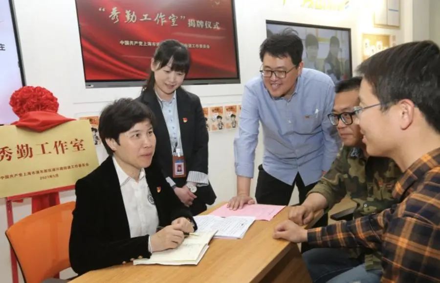 浦东新区浦兴路街道长岛路居民区党总支书记李秀勤告诉记者:"这两年