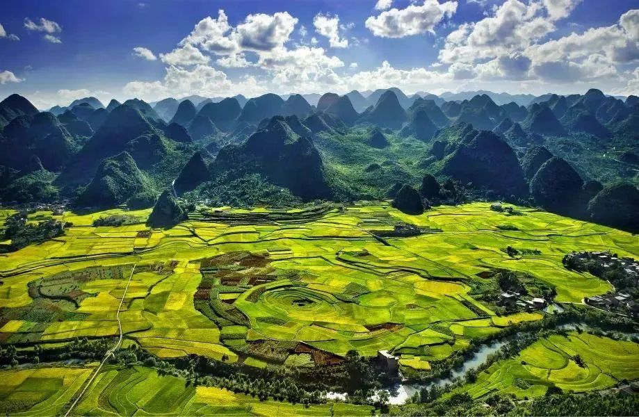 住兴义第二天:贵州醇景区;万峰林滨河产业长廊;万峰林景区,夜游峰林