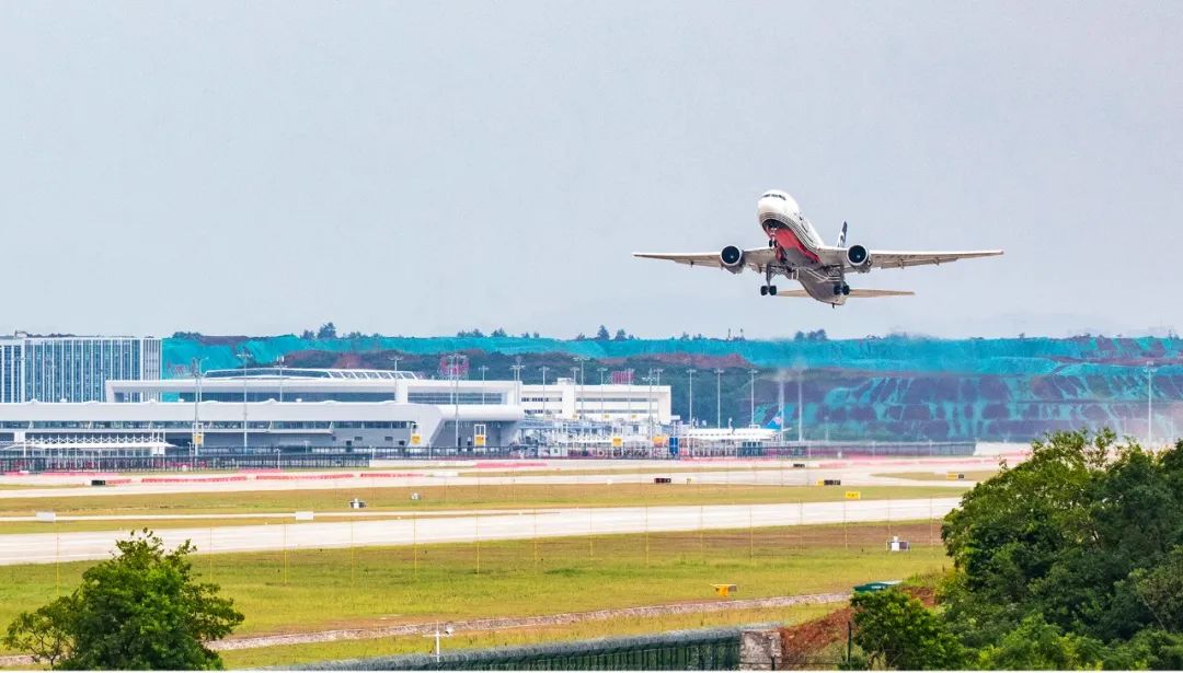 大泉路对接燕花大道,106国道黄石铁山至大冶改建工程等对接机场快速