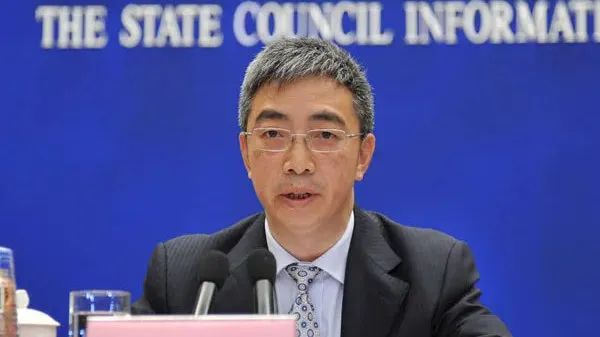 陈舜 资料图公开资料显示,陈舜出生于1964年2月,云南镇雄人,曾在中国