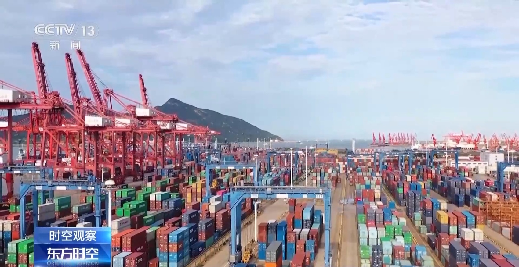 民营企业还成为引领创新创造的生力军,是我国高技术产品最大的进出口