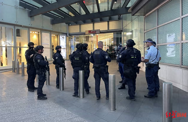 悉尼购物中心持刀杀人事件已致6人死亡,一名嫌犯被击毙,另一人在逃|嫌犯_新浪财经_新浪网
