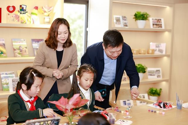 在"上海之春"的旋律中,看社区慈善之花绽放|张怡_新浪财经_新浪网