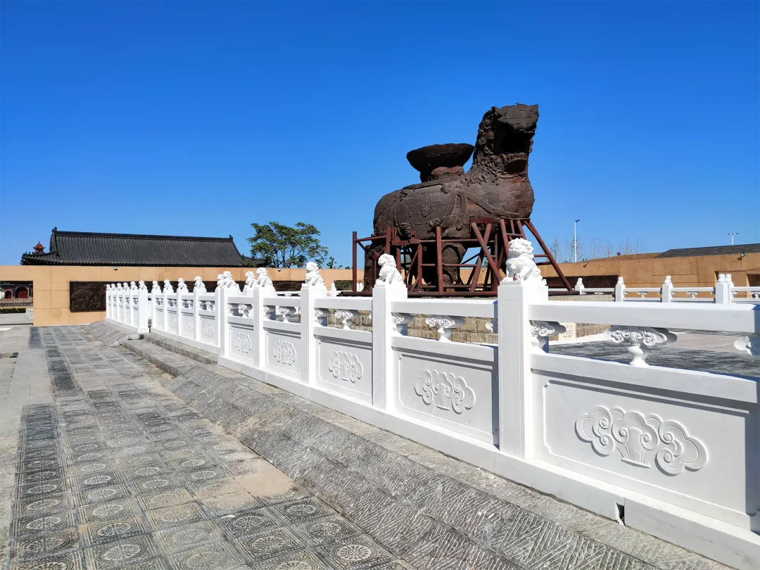 沧州铁狮与旧城遗址公园