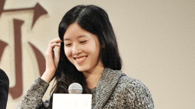 30岁的章泽天以女企业家的身份出席了典礼,并在社交平台分享了相关的