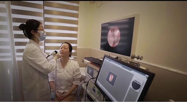 每周三下午专科门诊,主要运用电子鼻咽喉镜检查,中药熏药疗法的中西医