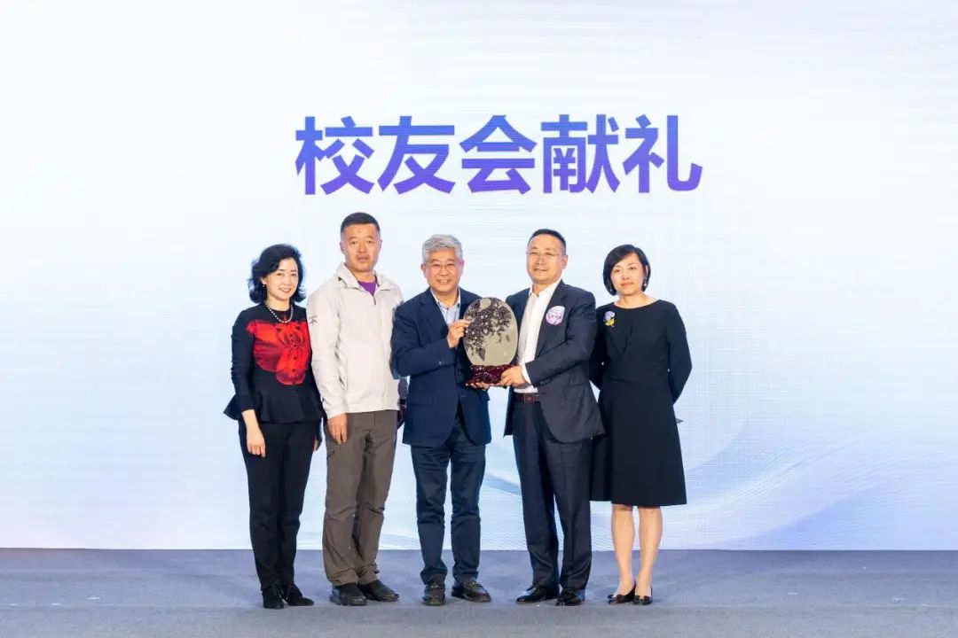 韩超认为,在企业发展的过程中要警惕新概念的入侵,保持战略定力,实现