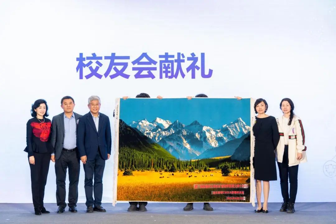 韩超认为,在企业发展的过程中要警惕新概念的入侵,保持战略定力,实现