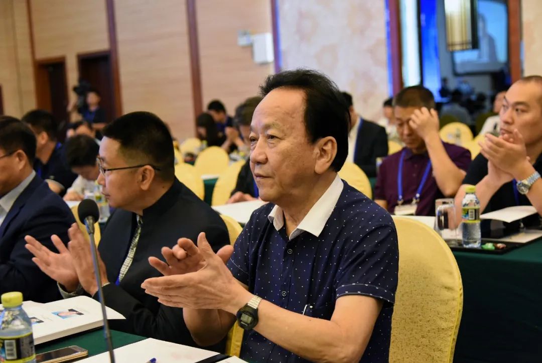 椰树换帅,还没找到新故事__财经头条