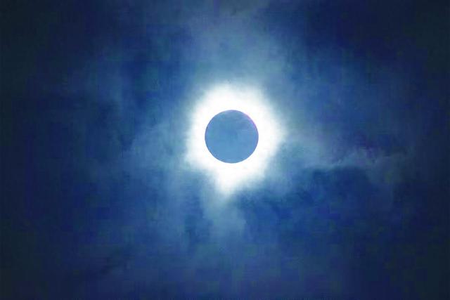 早在大半个月之前就得到消息,当地时间4月8日下午加拿大东部将出现