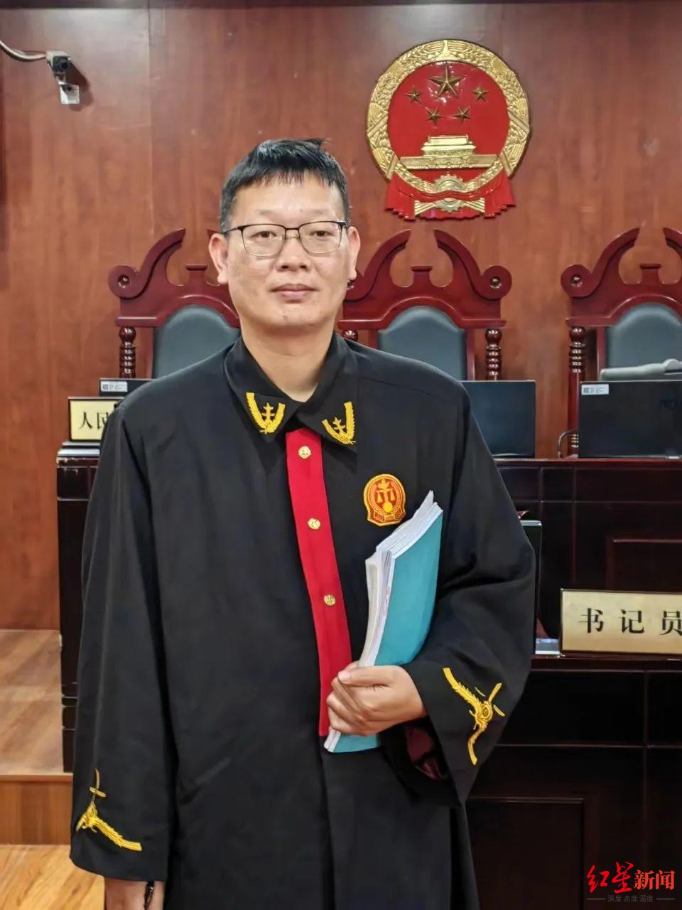 ▲雷山县人民法院西江人民法庭法官杨秀启