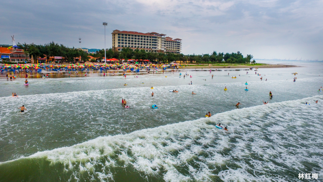 白浪滩△金滩景区△簕山古渔村东兴国门景区大清国五号界碑,万众