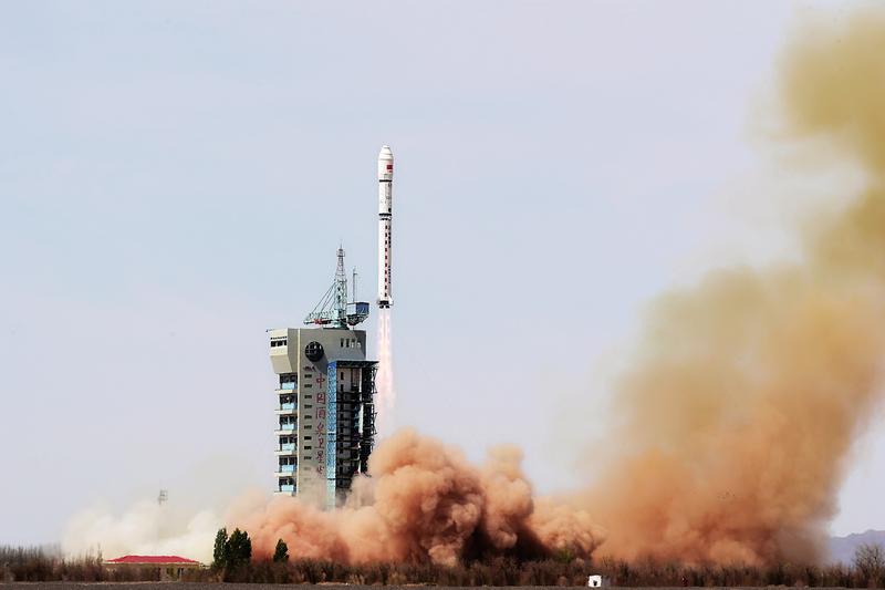 新华社酒泉4月15日电4月15日12时12分,我国在酒泉卫星发射中心使用