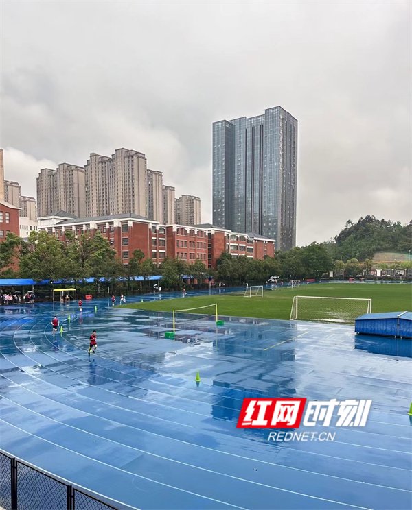 2024年长沙城区体育中考开考 各考点做好了暴雨应急预案|中考_新浪
