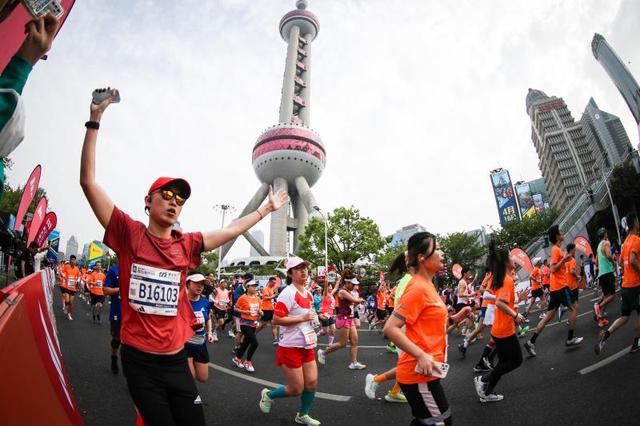 图说：摄于2023上海半程马拉松。