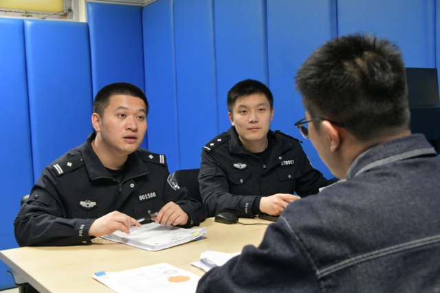 嫌疑人归案后承认其抹黑行为。图片来源/上海警方