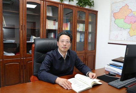中国社会科学院副院长、党组成员王昌林受访者供图