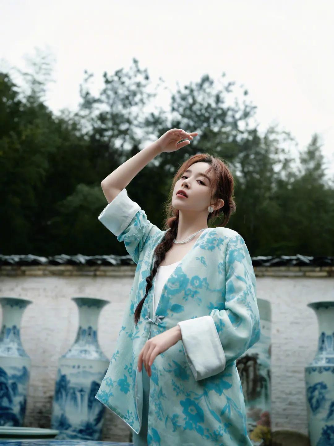 知名女演员现身江西!