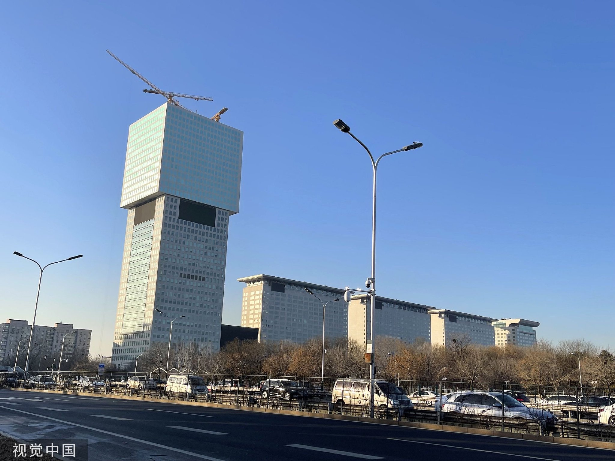 北京盘古大观4处公寓打对折售出,商业项目一个月内降价近9亿依旧流拍