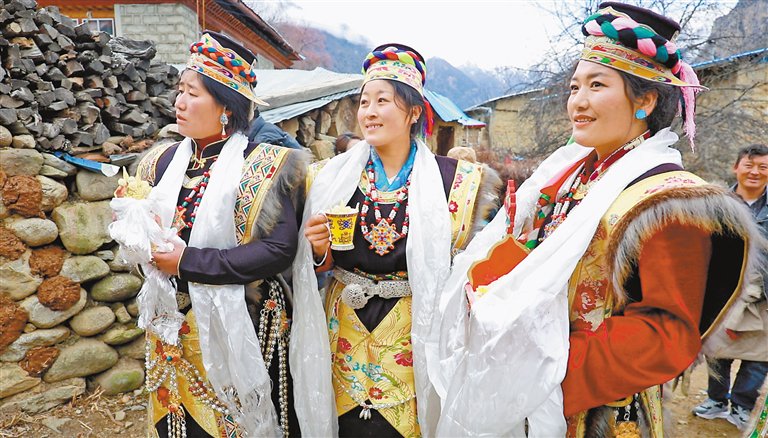 　　图为村民举办婚礼。