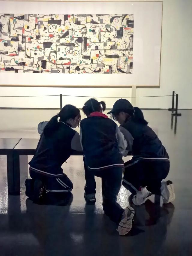 长宁区少年宫的联络,策划,4月12日周五下午仙霞高级中学仙霞书画社在