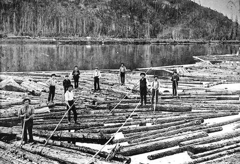 梅布尔湖原木木材堰前的水道放木工人 本书插图