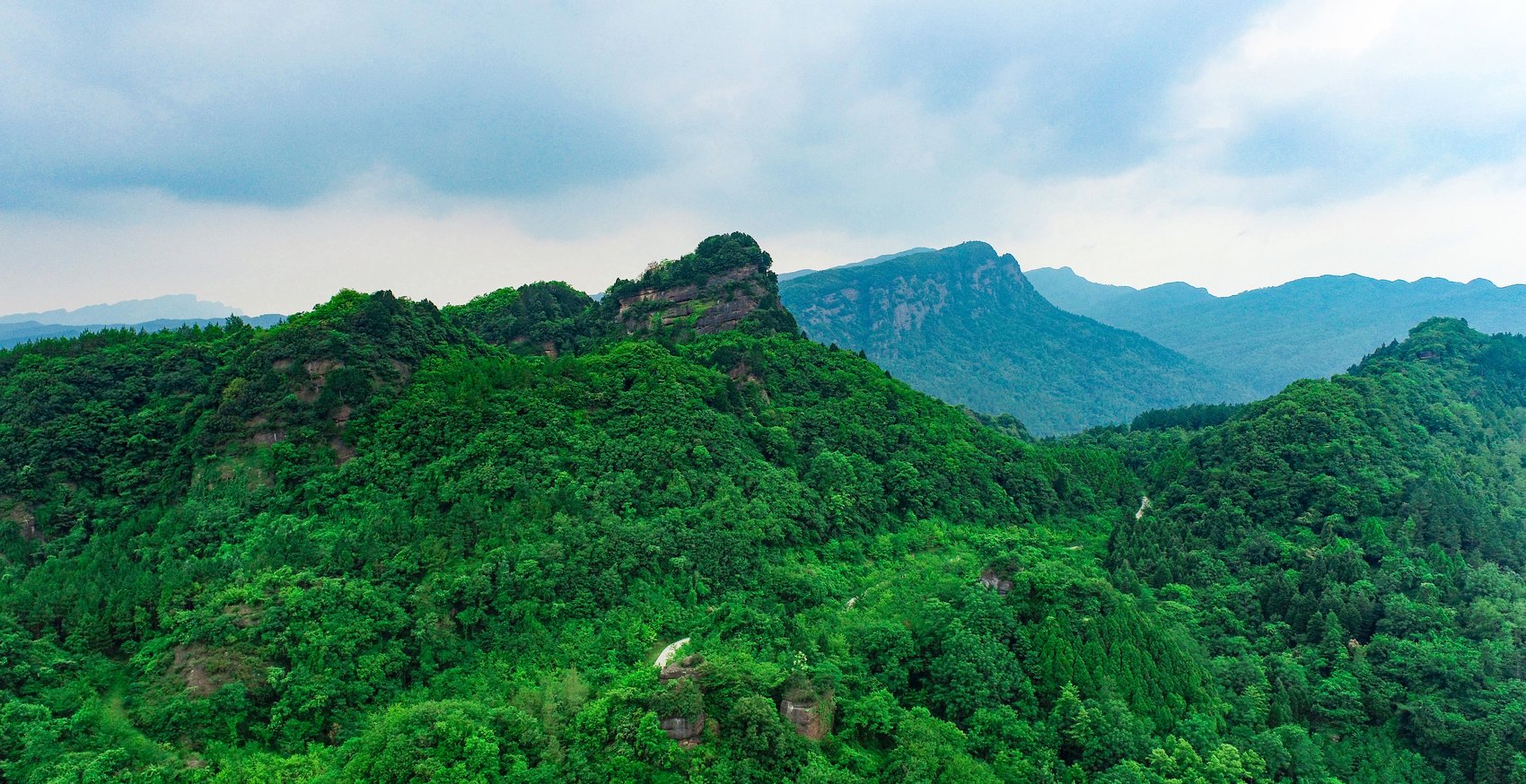 漫步古蜀道,对话翠云廊 2024"古蜀道徒步游"新闻发布会在蓉举行