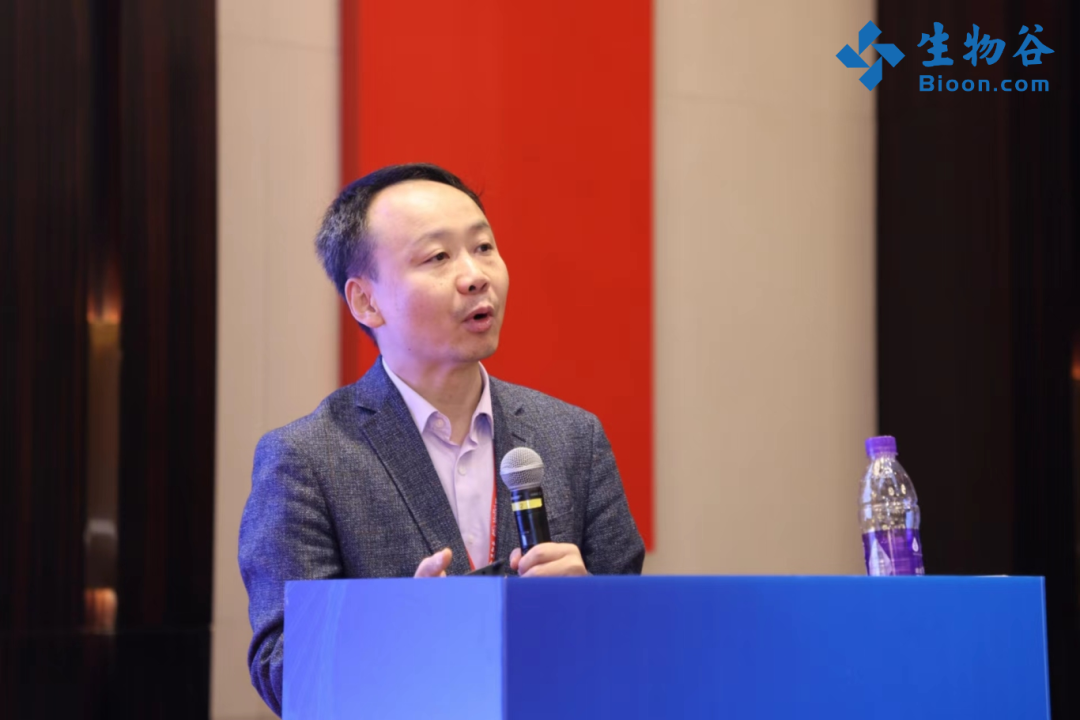 尹航教授发表演讲